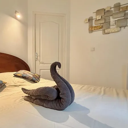 Les Ducs De Bourgogne En Hyper Centre Apartment